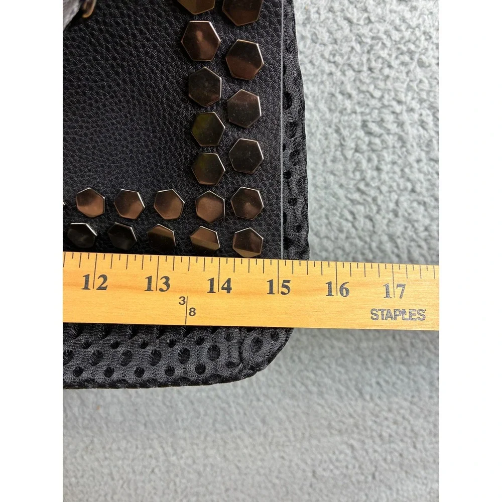 Dickies no visible